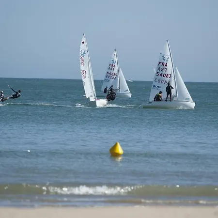 Vaste De 100m2 A 200m De La Plage Dans Le Quartier Arago Les Sables-dʼOlonne